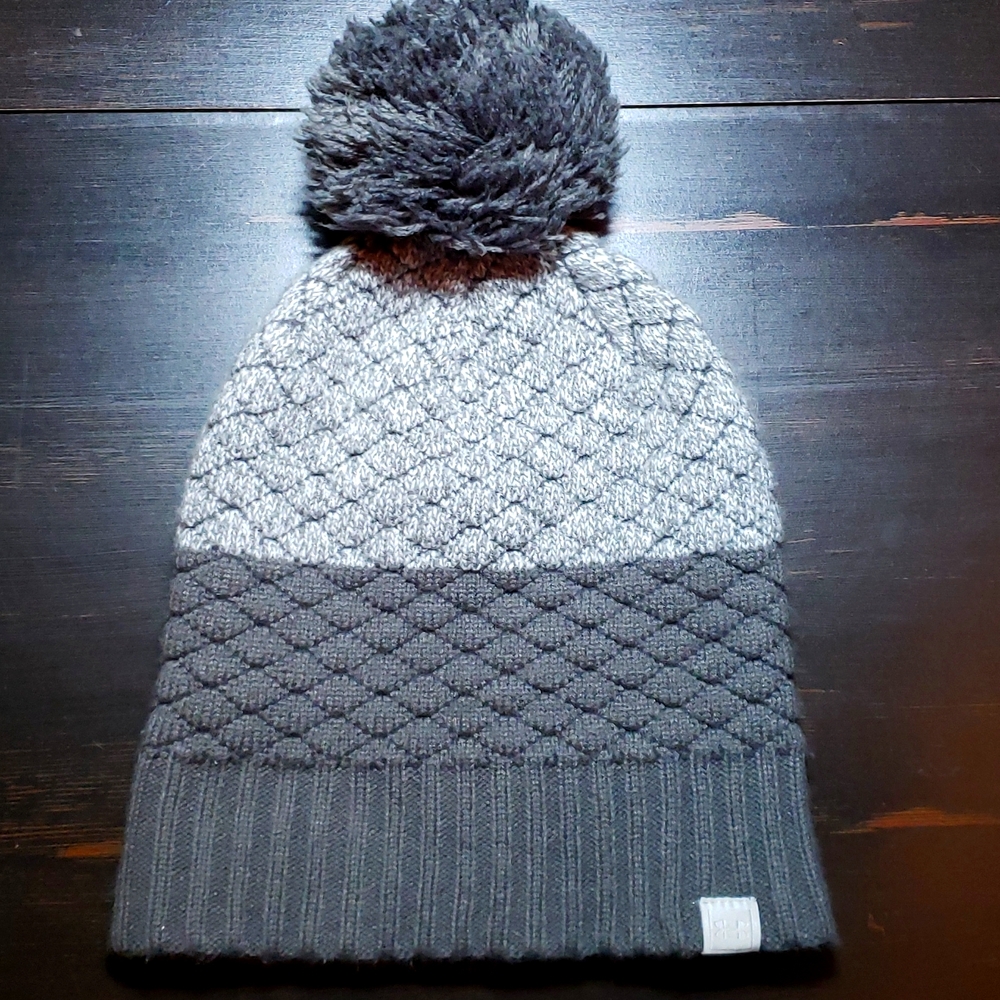 Under Armour Womens Winter Hat Gray Winter Beanie Womens Under Armour Skull Cap!